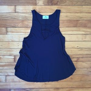 Threads Studio keyhole tank top